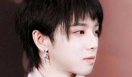 爱豆吃瓜娱乐酱宋亚轩,爱豆吃瓜娱乐酱，揭秘娱乐圈幕后故事