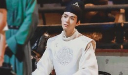 龚俊热巴最新爆料图片大全,甜蜜互动引粉丝狂欢，海量美图来袭！”